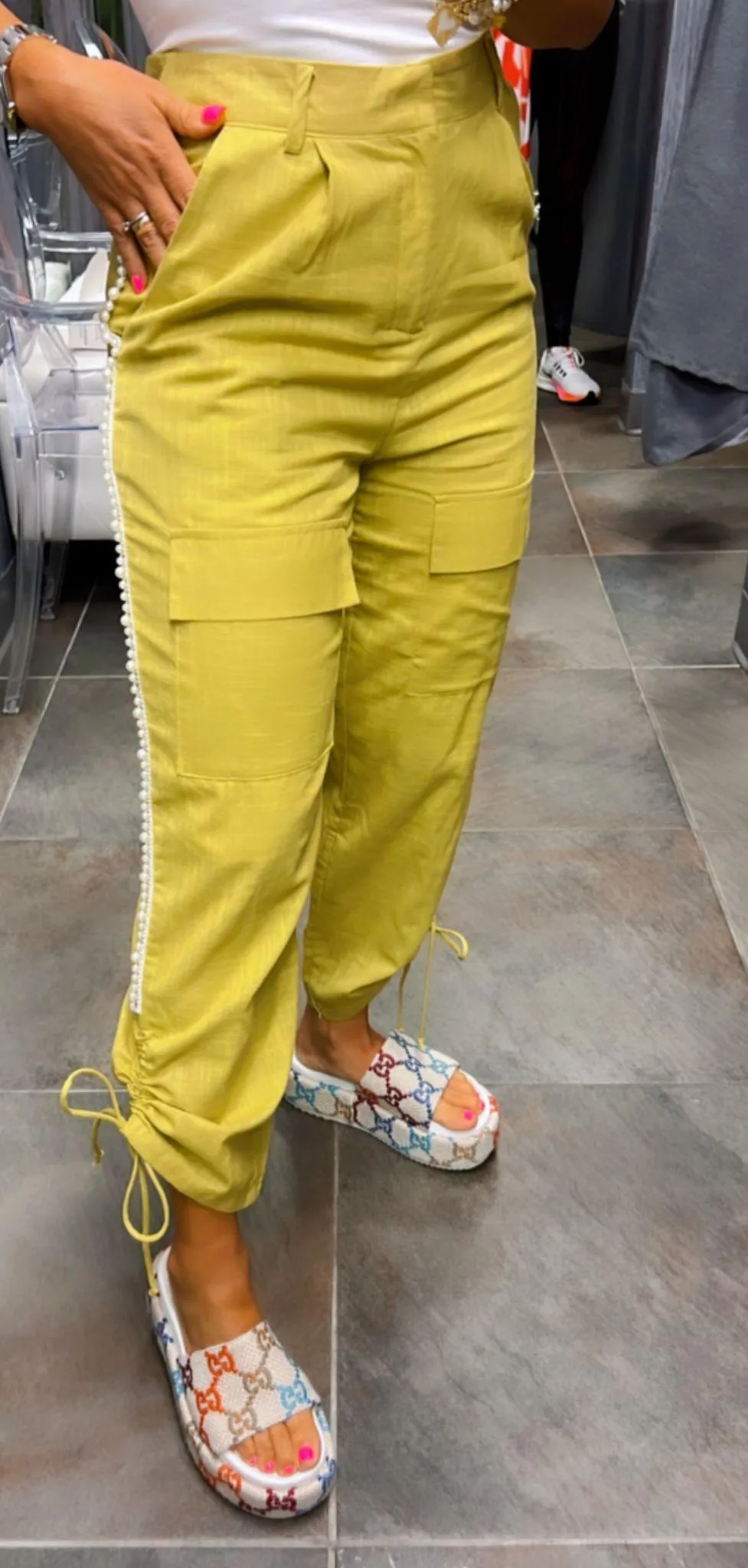 3143 Jogger pants with pearls on sides