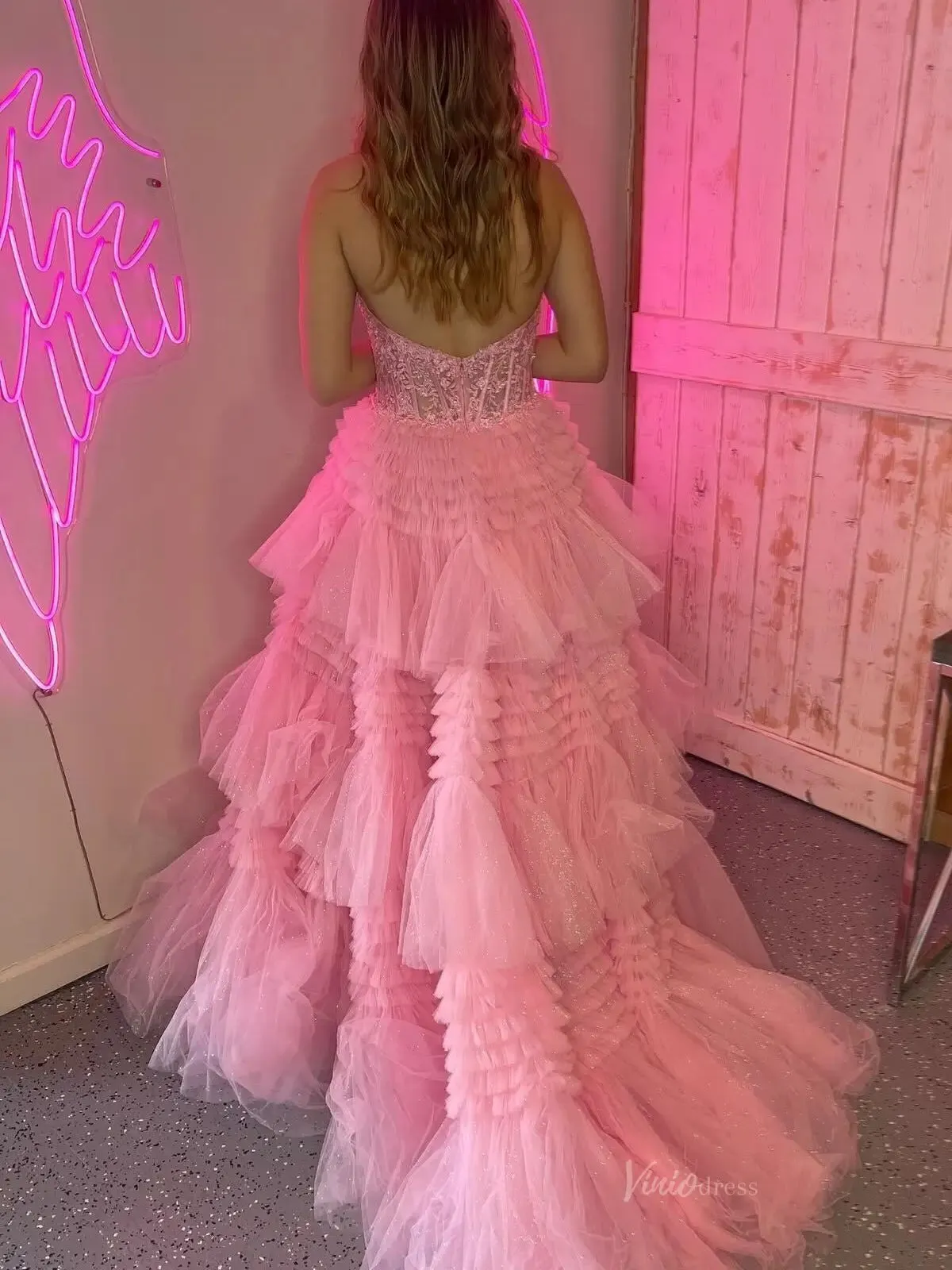 Radiant Sparkly Tulle Prom Dresses 2025 Ruffled Lace Halter Neck Formal Gown with Slit FD3730