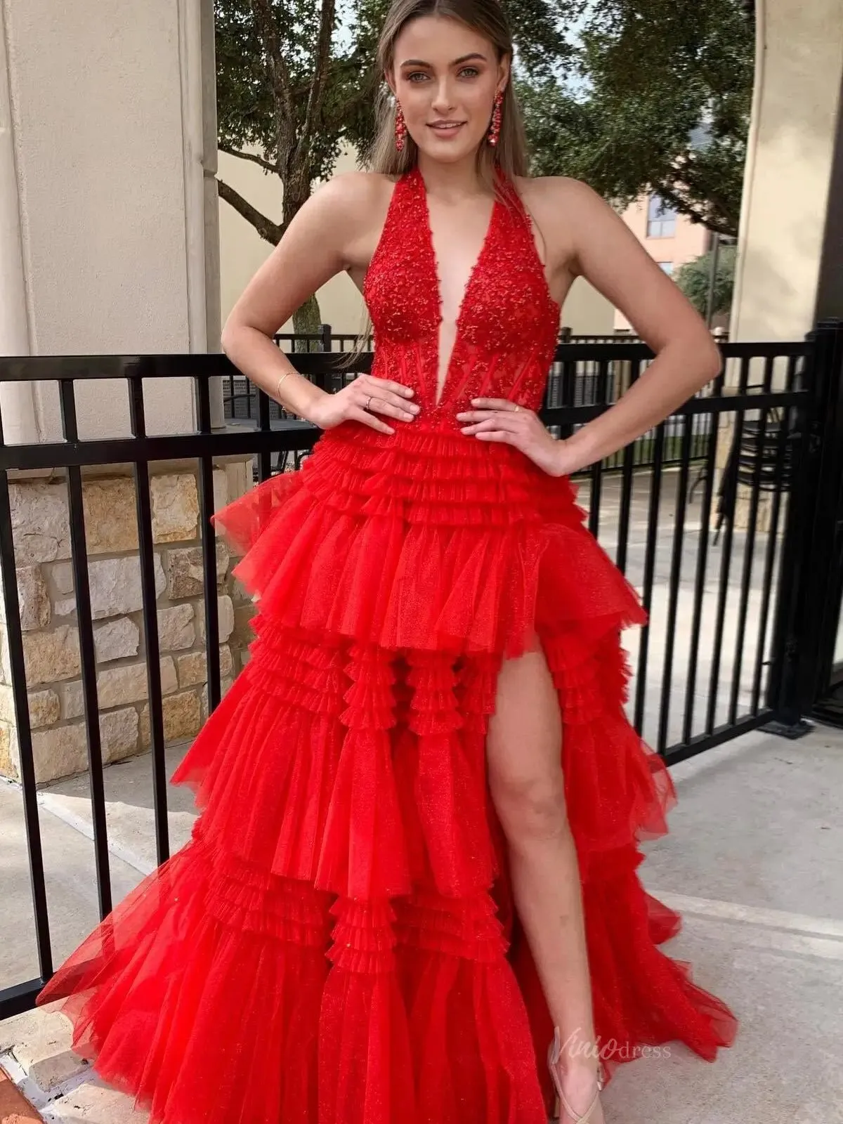 Radiant Sparkly Tulle Prom Dresses 2025 Ruffled Lace Halter Neck Formal Gown with Slit FD3730